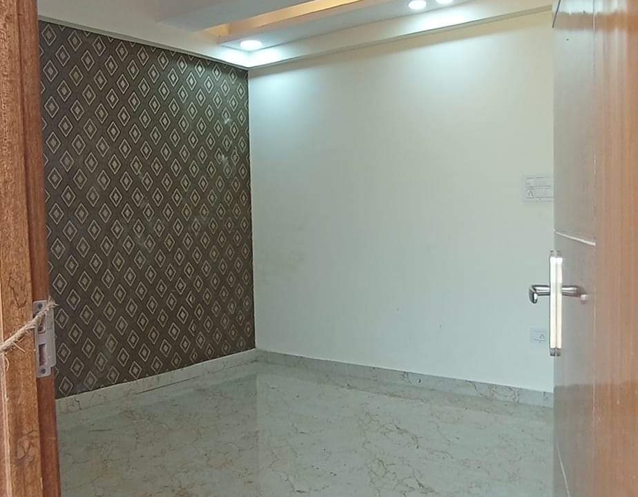builder-floor-sector-73-12