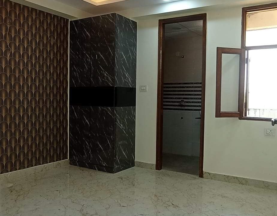builder-floor-sector-73-9